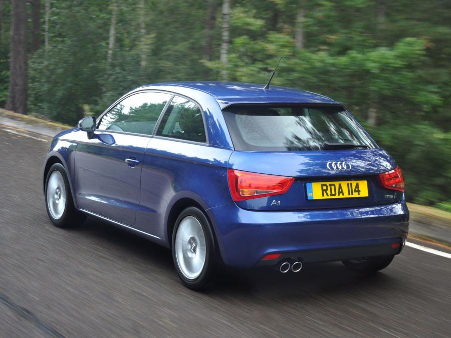  Audi A1 TFSI (8X) 2010 года  (UK) (фото 8 из 13)